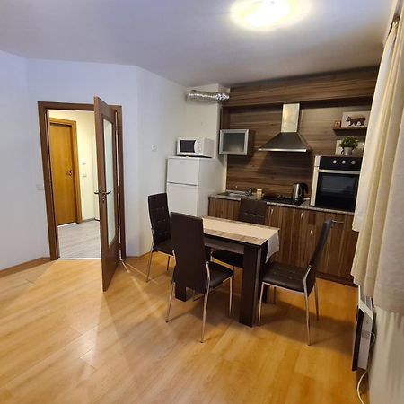 בורובץ Forest Apartment/ Villa Park מראה חיצוני תמונה